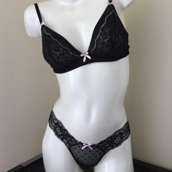 New Victoria's Secret bra and panty set 32D/small