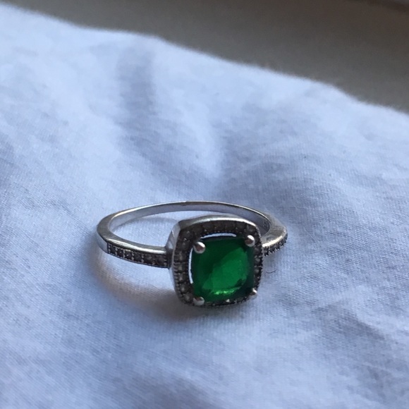 Sterling Silver Emerald Ring Size 8