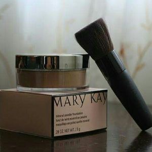 BNWT mineral powder foundation