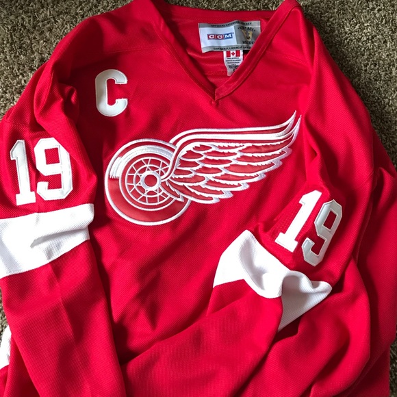 Red Wings Yzerman Jersey