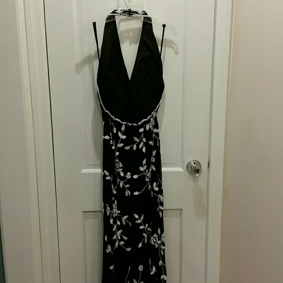 Stunning Gown - Picture 6 of 7
