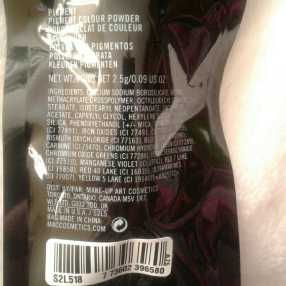 💕Little MAC Pigment Kitschmas - Picture 3 of 3