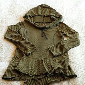 LUR Black and yellow Shirt with hood