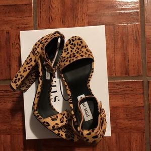 Steve Madden pumps
