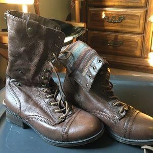 Steve Madden leather lace up boots