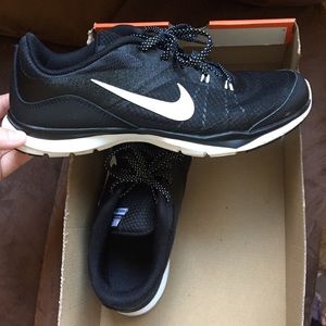 Black Nike Shoes