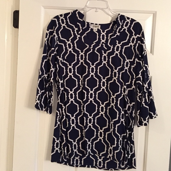 Bell sleeve escapada xs blouse