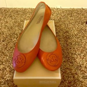 Micheal Kors Fulton Leather flats