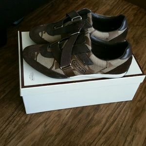 Coach Kyra Signature Sneaker Size 6 Brown and Tan