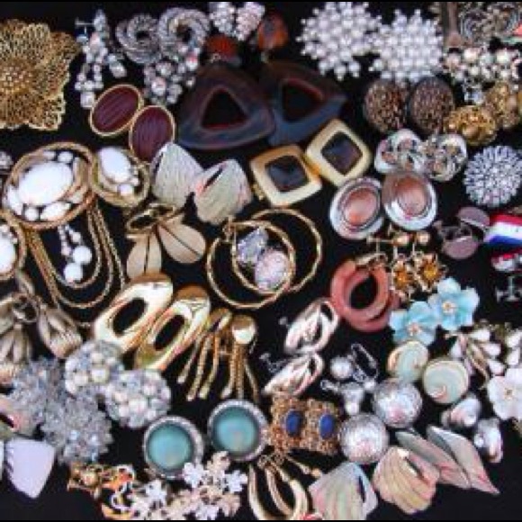 AUTHENTIC VINTAGE JEWELRY!! ALL STYLES AND SIZES!! - Picture 3 of 4
