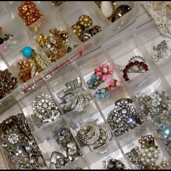 AUTHENTIC VINTAGE JEWELRY!! ALL STYLES AND SIZES!! - Picture 4 of 4