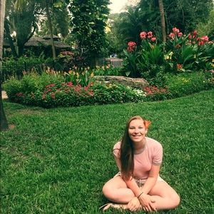 Meet your Posher, Lauren