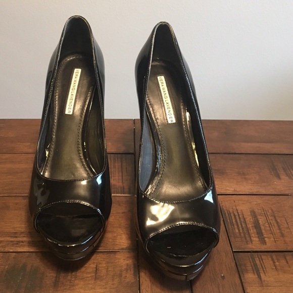 Vera Wang Pumps