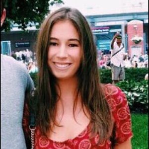 Meet your Posher, Claire