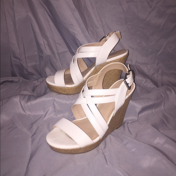 White Wedges
