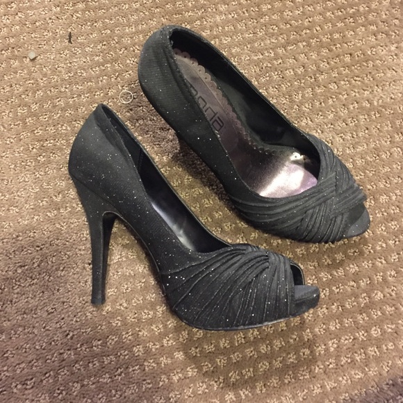 Moda Black Sparkly Pumps