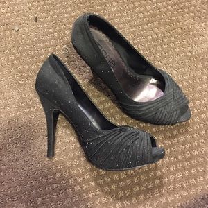 Moda Black Sparkly Pumps