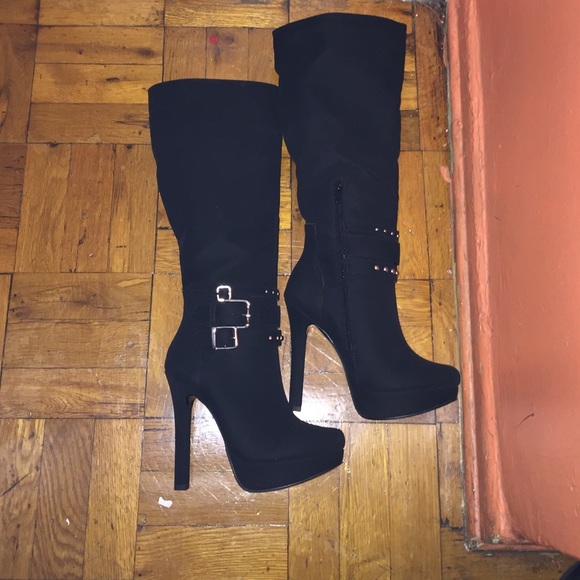 Black boots size 7 - Picture 3 of 3