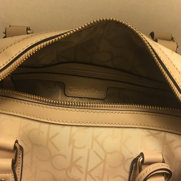 Calvin Klein HANDBAG - Picture 2 of 4