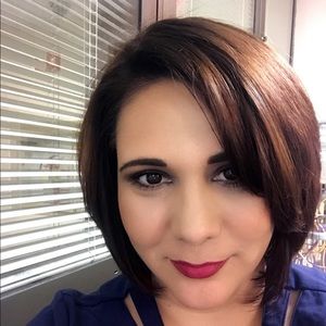 Meet your Posher, Connie