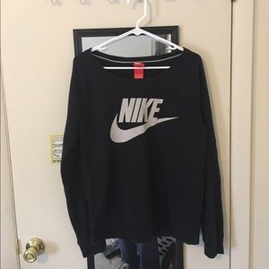 Nike crewneck pullover sweatshirt