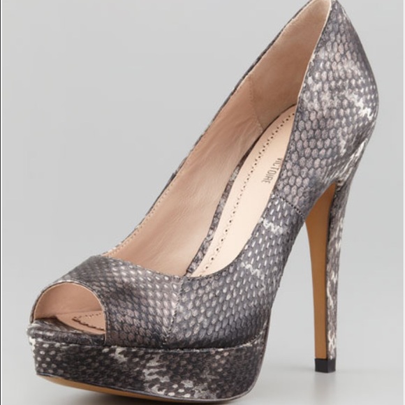 Pour la Victoire Angelie X Snake Platform Pump 6.5