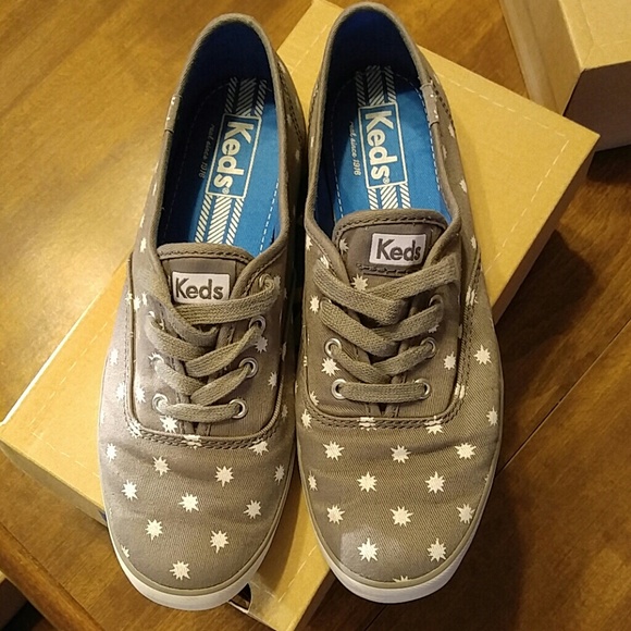 Grey keds with box