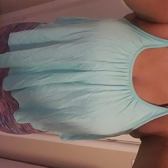 Light blue flowy shirt - Picture 2 of 2