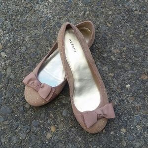 Cute flats size 7