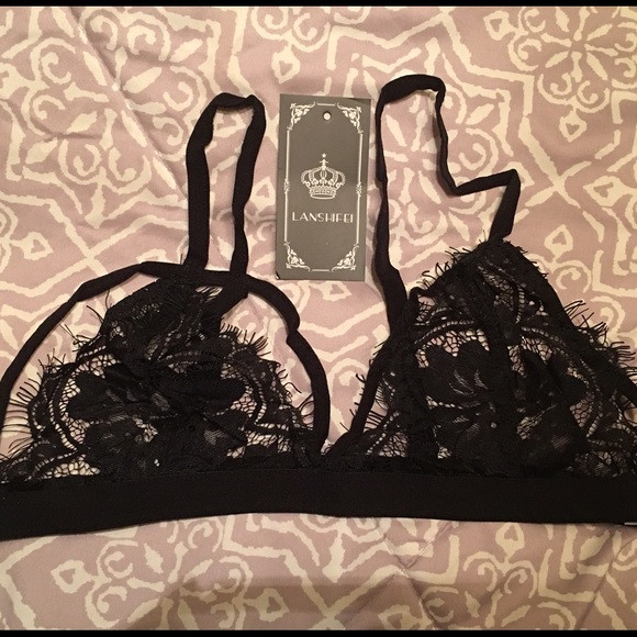 Lace cami bralette in black - Picture 3 of 4