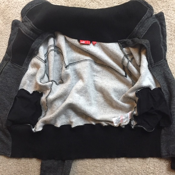 SOLD. Chic Puma jacket size xs - Picture 4 of 4