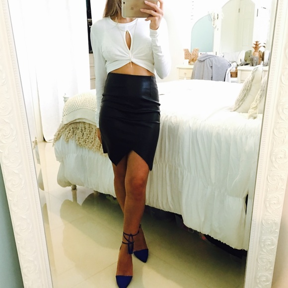 Black Leather Asymmetric Skirt - Picture 2 of 2