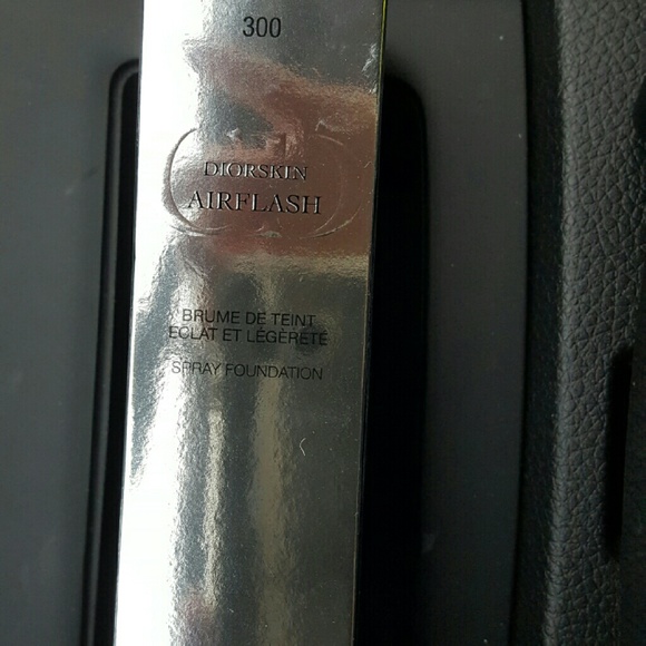 Dior Air flash foundation