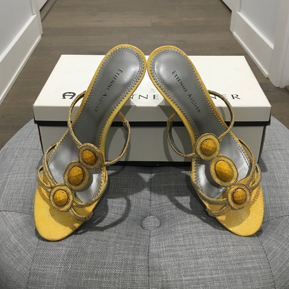 Women's Etienne Aigner size 7, yellow snake