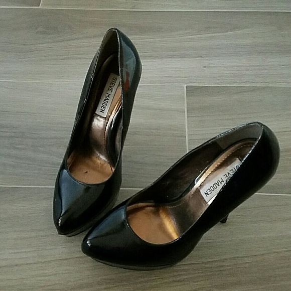 Steve Madden Darrina Pump - Picture 1 of 4