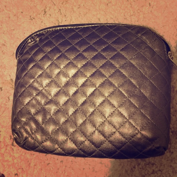 Free Dermablend Make up bag