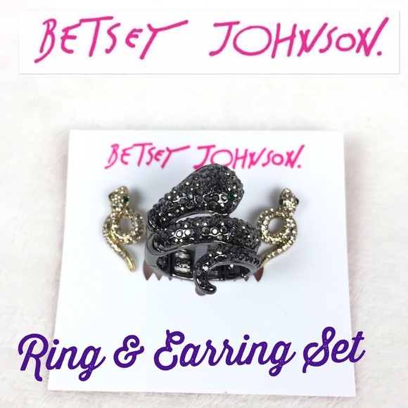 Betsey Johnson Snake Super Set Ring & Earrings!
