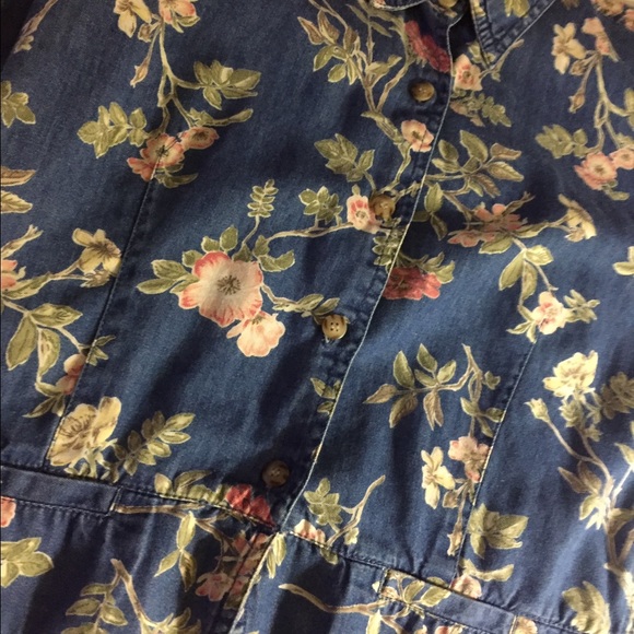 Floral button down - Picture 2 of 3