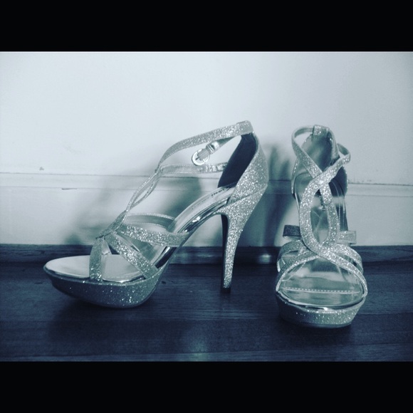 High heel shoes - Picture 1 of 1