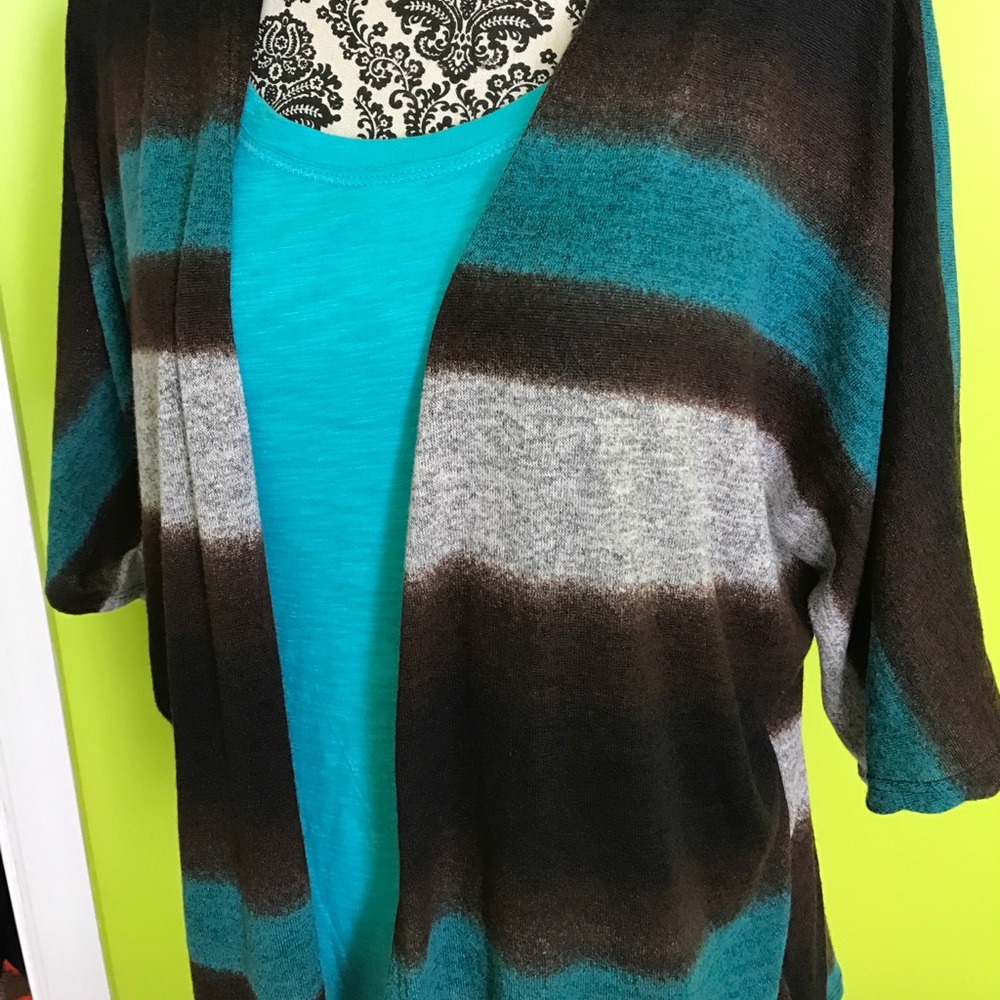 Cardi - Picture 2 of 3