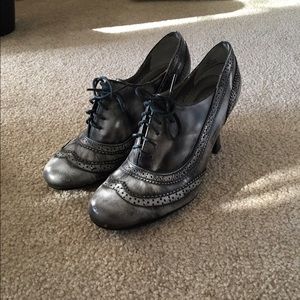 Me too elegant vintage heels