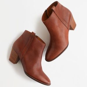 Madewell Billie boots in English saddle