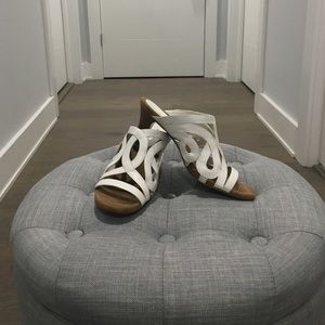 Women's aerosoles size 7, white