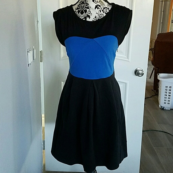 Olsenboye Black and Blue Color Block Dress - Picture 1 of 2