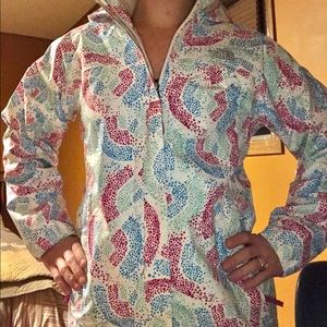 Like new! north face rain jacket with hood. Hyvent