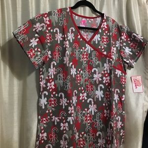 Candy cane scrub top NWT