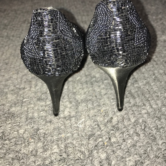 Caparros SZ 7 black sequin seed heels - Picture 3 of 4