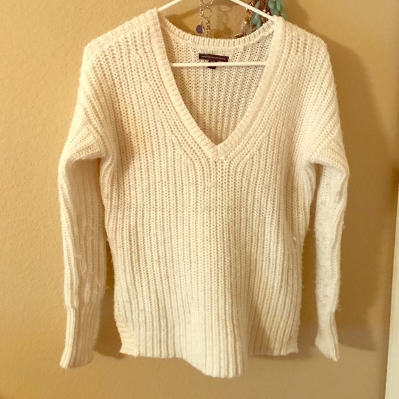 Beautiful White Side-Zip Sweater