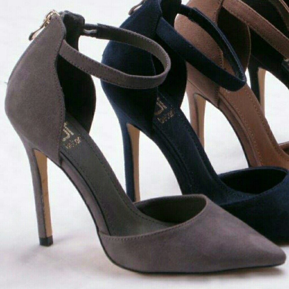 Heels - Picture 2 of 2