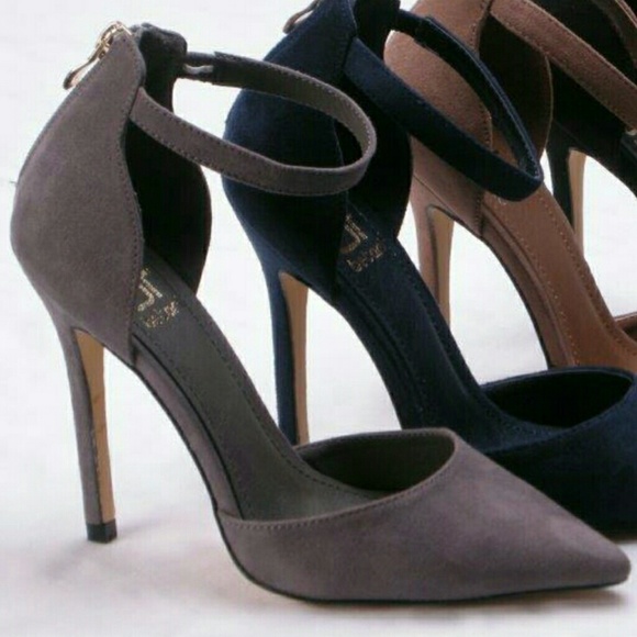 Heels - Picture 2 of 2